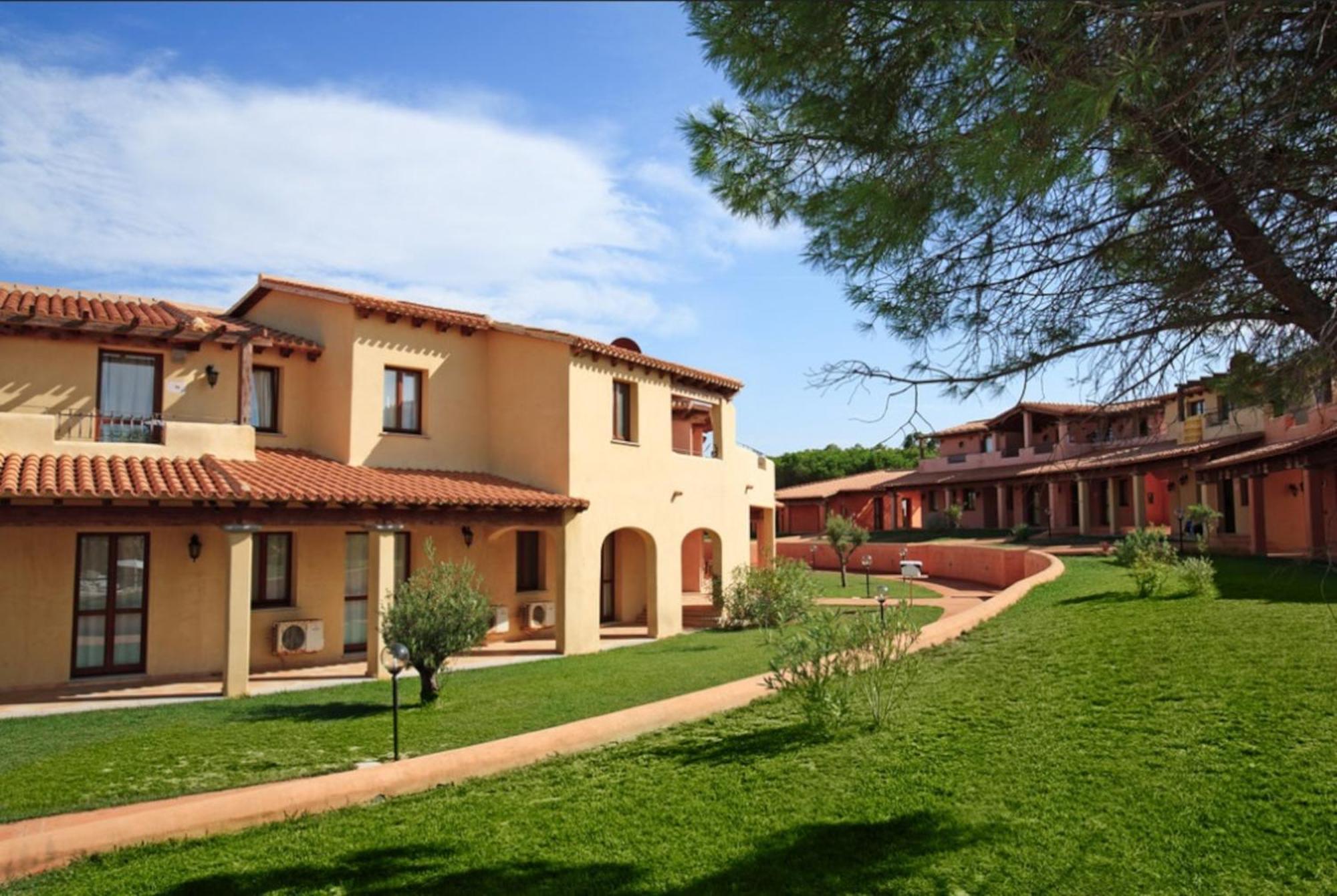 Residence Baia Dei Mirti Vignola Mare Экстерьер фото