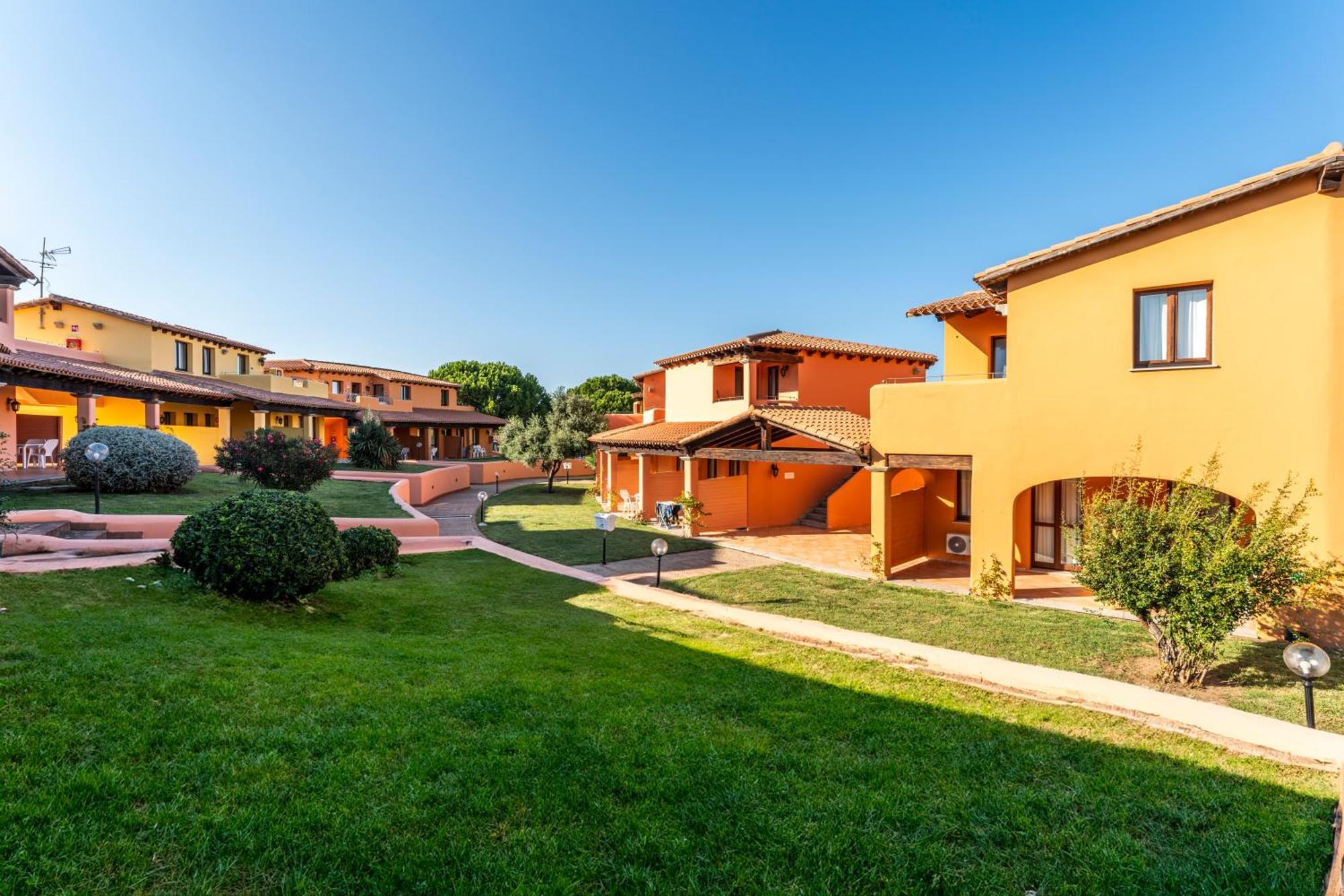 Residence Baia Dei Mirti Vignola Mare Экстерьер фото