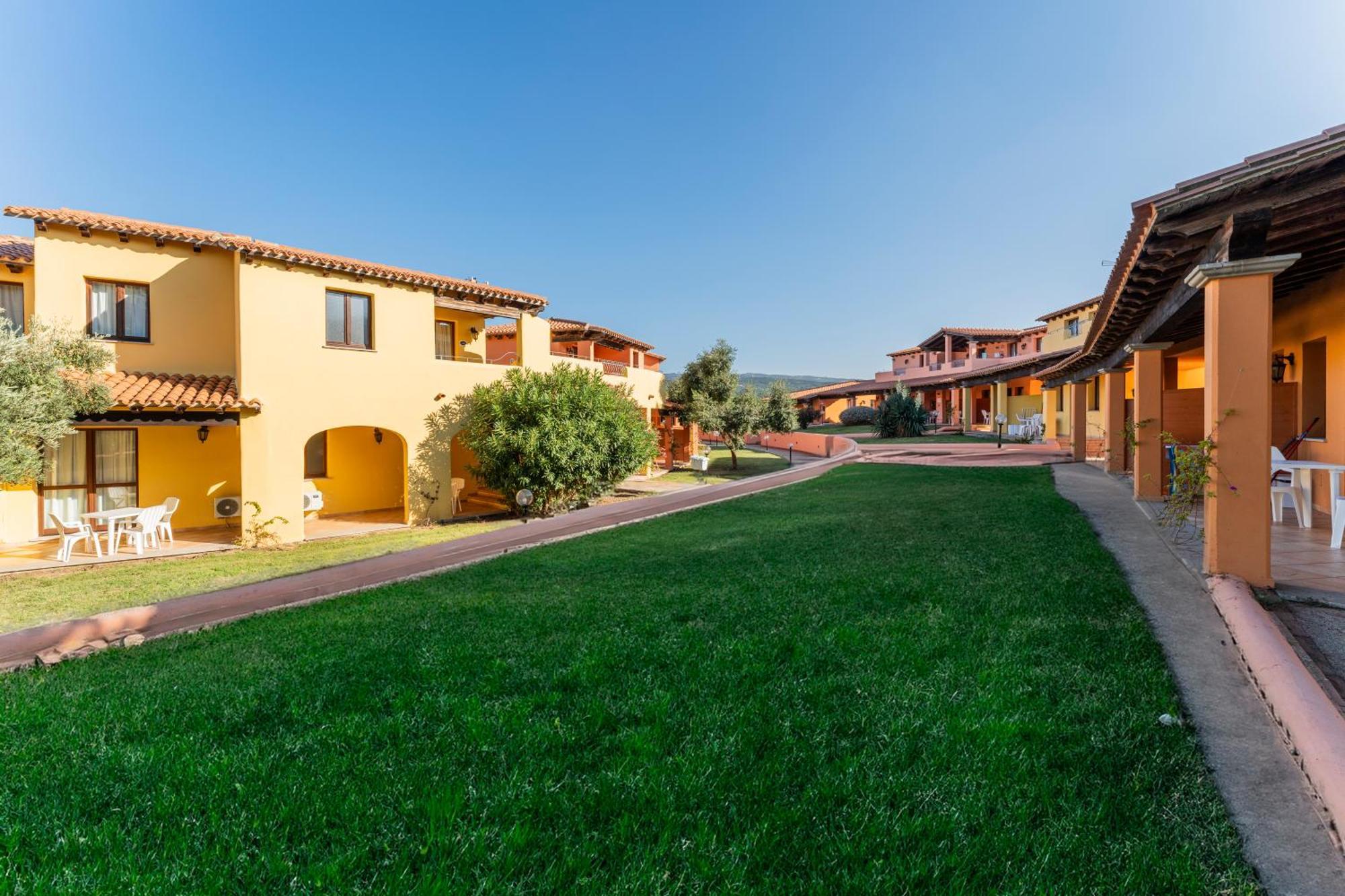 Residence Baia Dei Mirti Vignola Mare Экстерьер фото