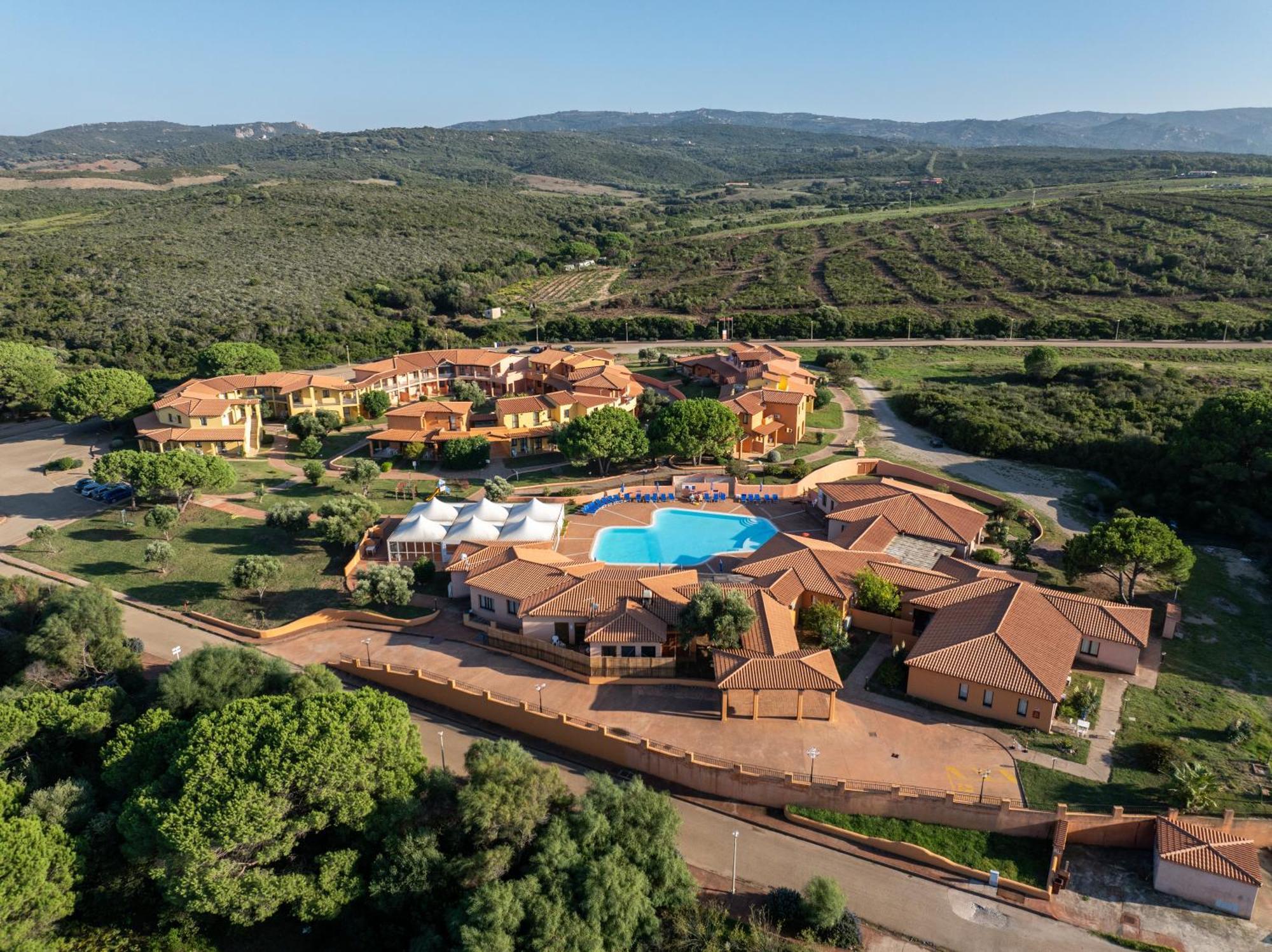 Residence Baia Dei Mirti Vignola Mare Экстерьер фото